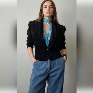 Vtg 80's Evan Davies Women's Black Suede Cropped Blazer Jacket Gold Button! 10